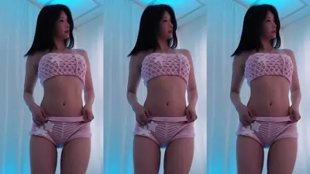 BJ李玲(리링)原创摩托摇舞蹈1080P高清在线观看